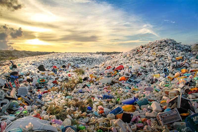 Trung Quốc hiện là quốc gia thải nhiều rác ra biển nhiều nhất với 8,8 triệu tấn mỗi năm. Tiếp theo là Indonesia, Philippines và Việt Nam đứng thứ tư với 1,8 triệu. (Nguồn ảnh: cloudfront)