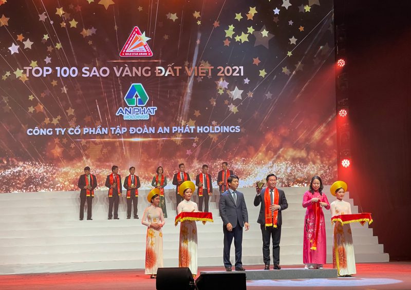 Mr. Pham Van Tuan, Deputy CEO of An Phat Holdings received the award